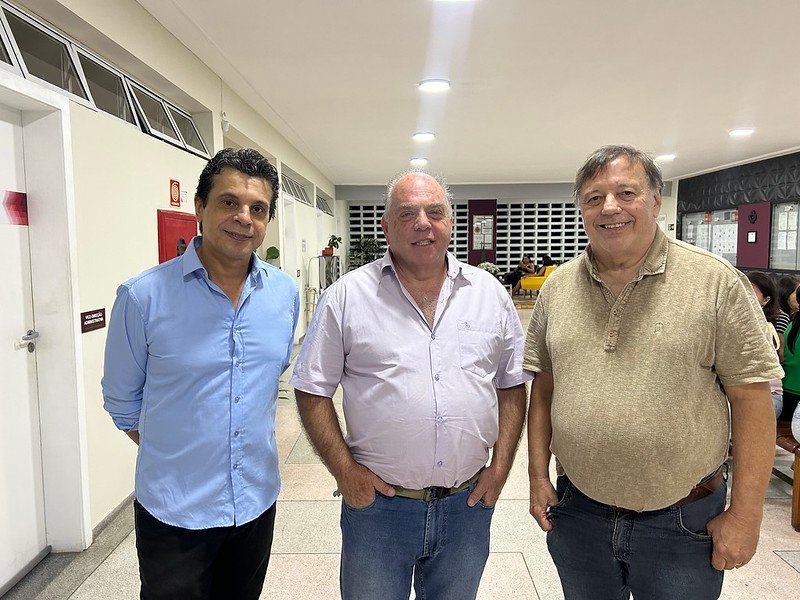Dan Guinsburg em evento institucional